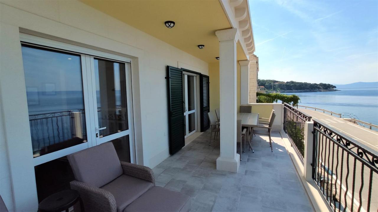 Aria Apartment Sumartin Exterior photo