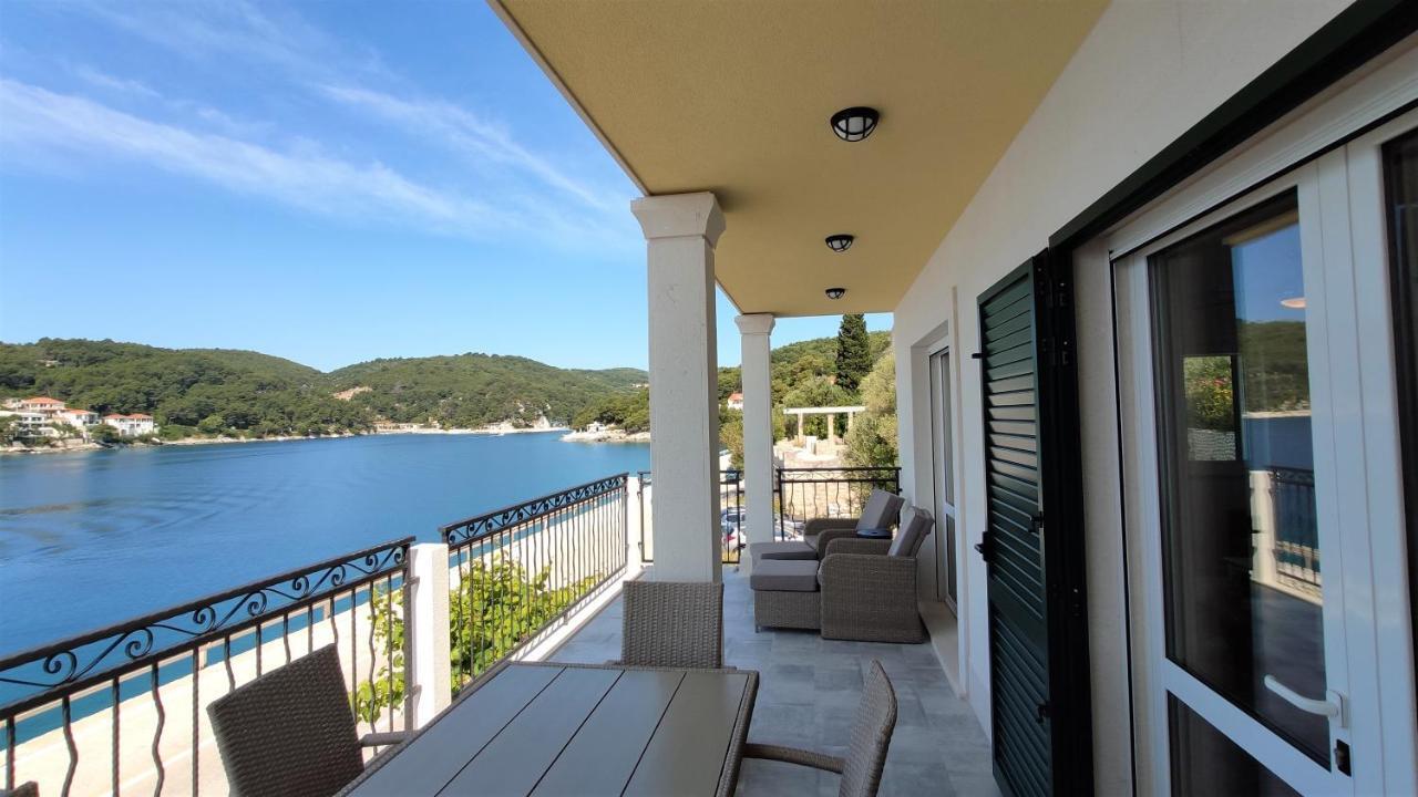 Aria Apartment Sumartin Exterior photo