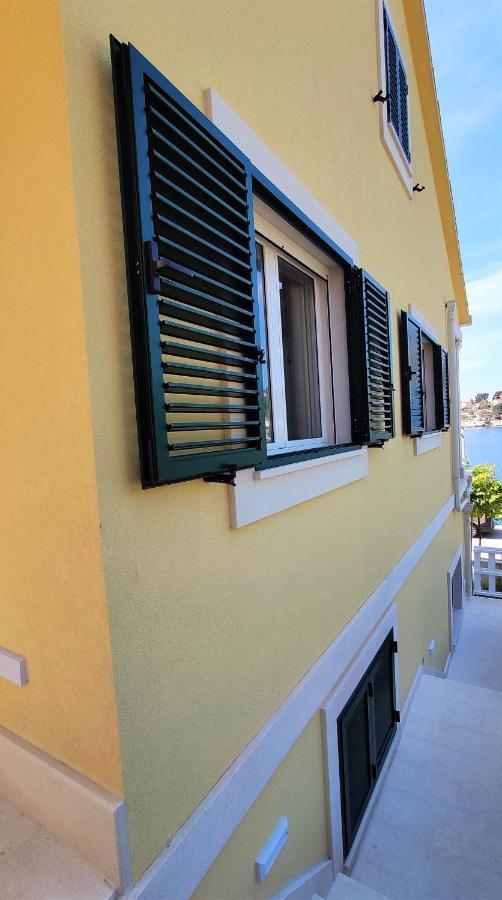 Aria Apartment Sumartin Exterior photo